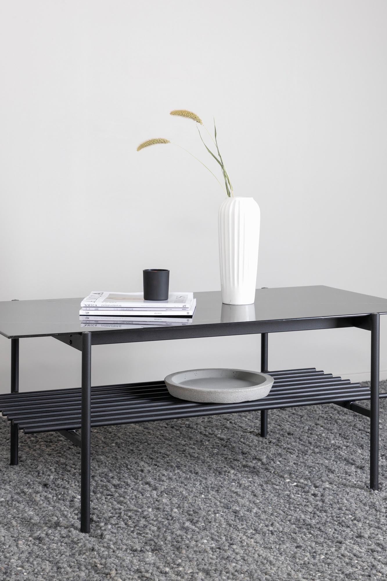 Eleganter rechteckiger Couchtisch von Staf, kombiniert Marmorglas und Metall für ein modernes Ambiente. Perfekt für kleine Räume!