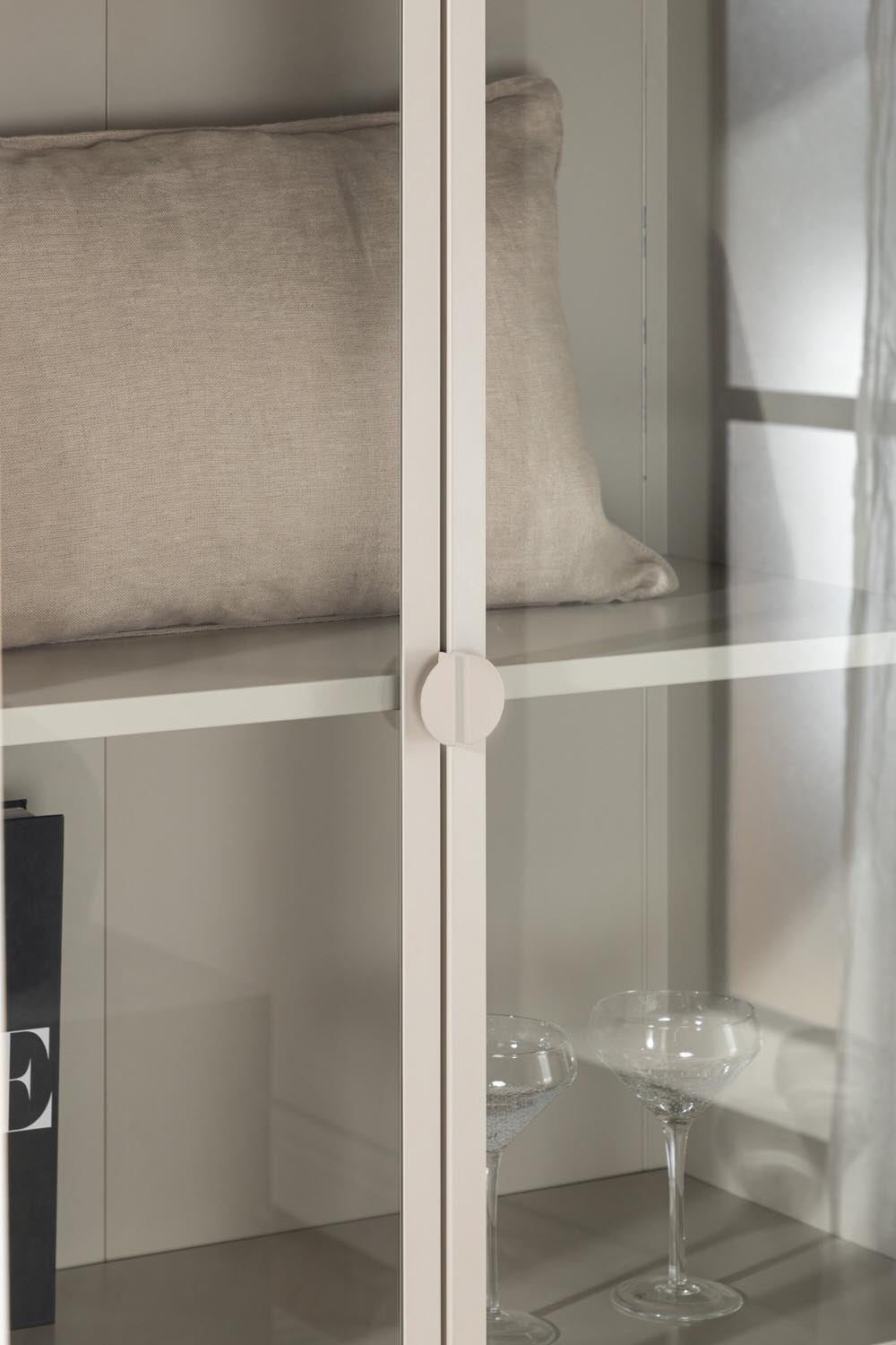 Piring Cabinet in Beige präsentiert im Onlineshop von KAQTU Design AG. Cabinet ist von Venture Home