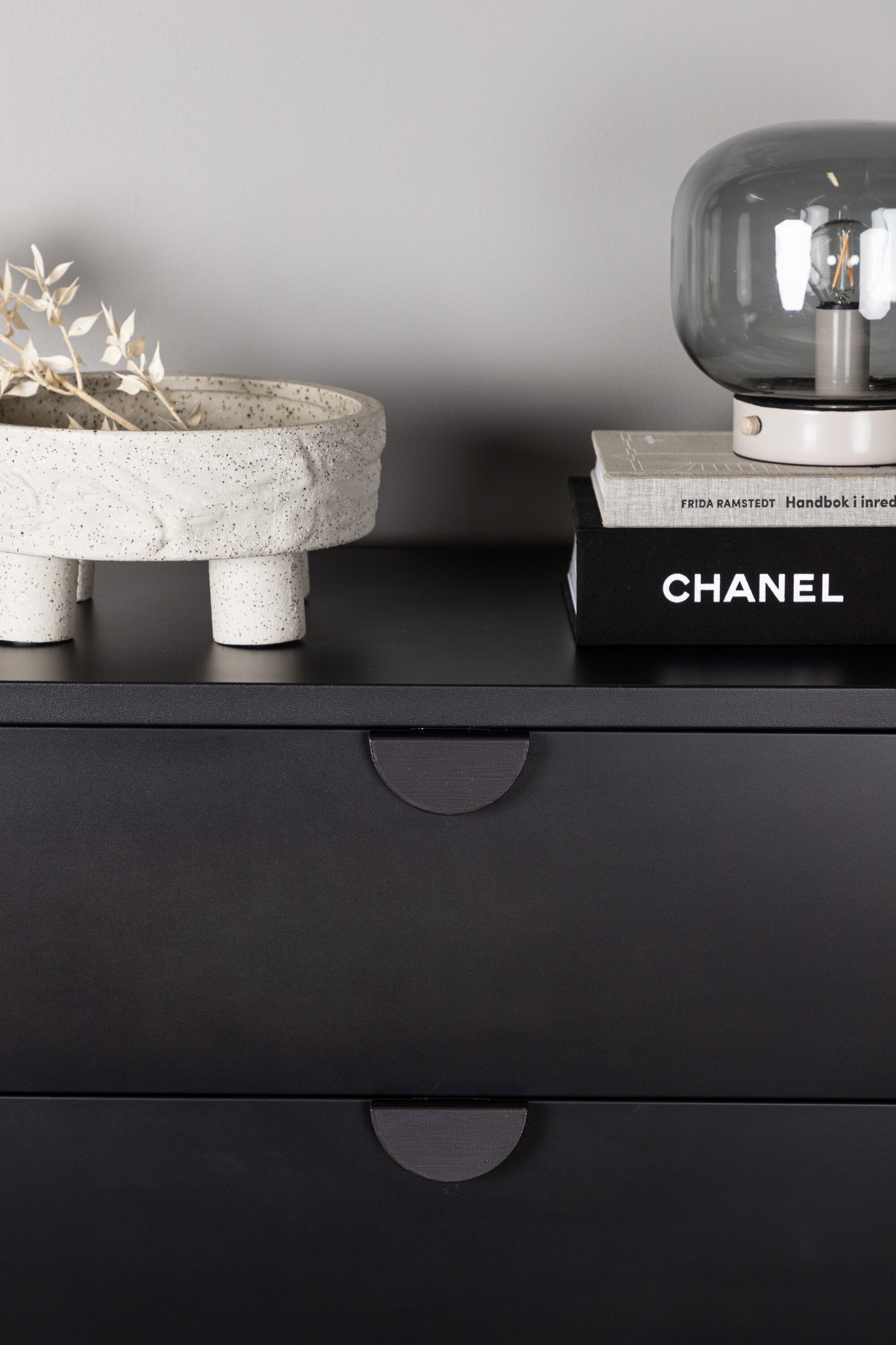 Piring 4 Korpus in Schwarz präsentiert im Onlineshop von KAQTU Design AG. Regal Zubehör ist von Venture Home
