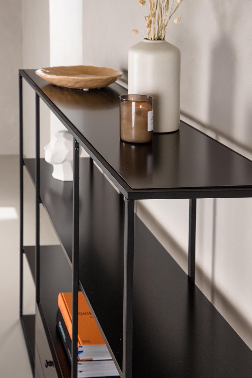 Amaraillo Schrank in Schwarz präsentiert im Onlineshop von KAQTU Design AG. Cabinet ist von Venture Home