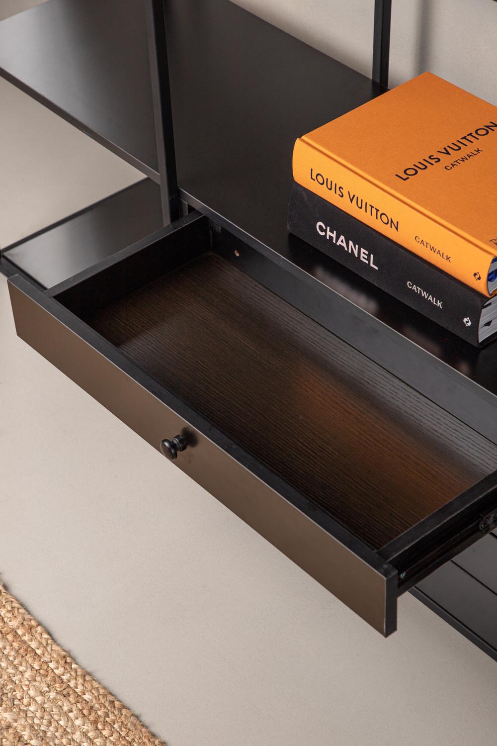 Amaraillo Schrank in Schwarz präsentiert im Onlineshop von KAQTU Design AG. Cabinet ist von Venture Home