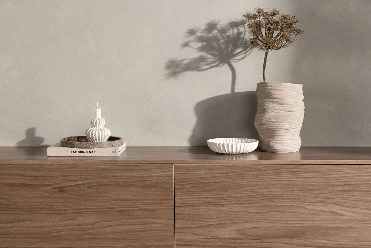 Frihamn Kommode in Nussbaum präsentiert im Onlineshop von KAQTU Design AG. Regal Zubehör ist von Venture Home