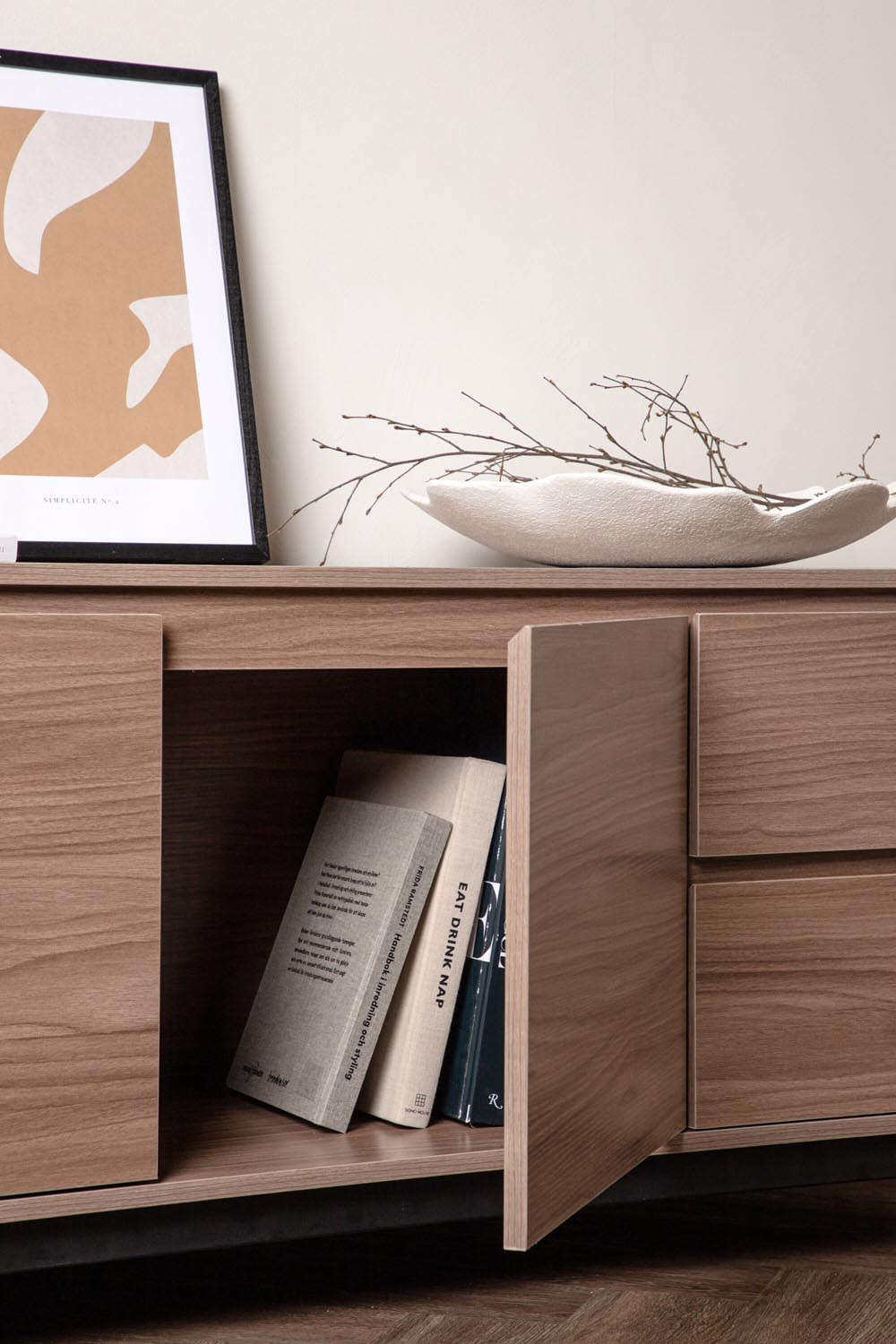 Corpus Sideboard in Nussbaum präsentiert im Onlineshop von KAQTU Design AG. Sideboard ist von Venture Home