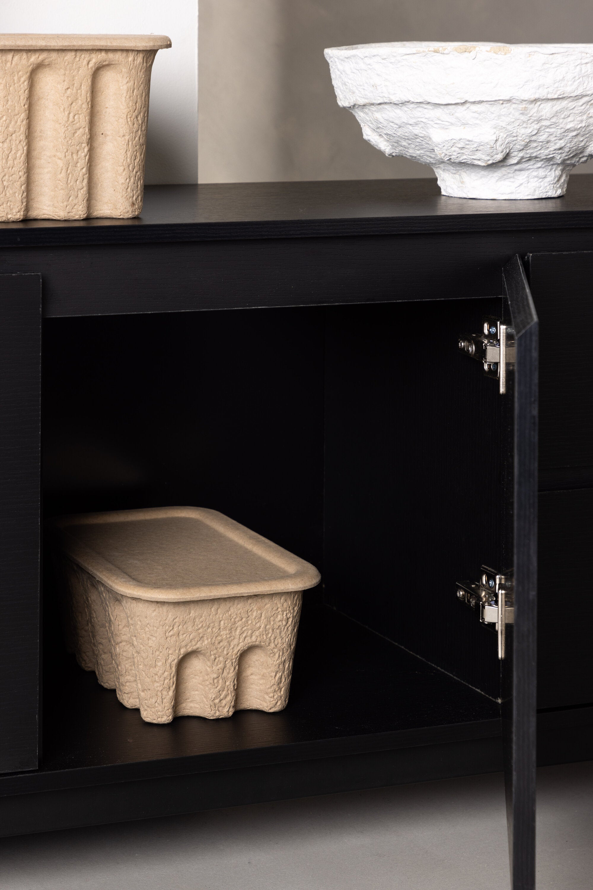 Corpus Sideboard in Schwarz präsentiert im Onlineshop von KAQTU Design AG. Sideboard ist von Venture Home