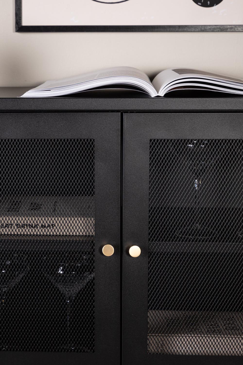 Malla Kabinett in Schwarz präsentiert im Onlineshop von KAQTU Design AG. Cabinet ist von Venture Home