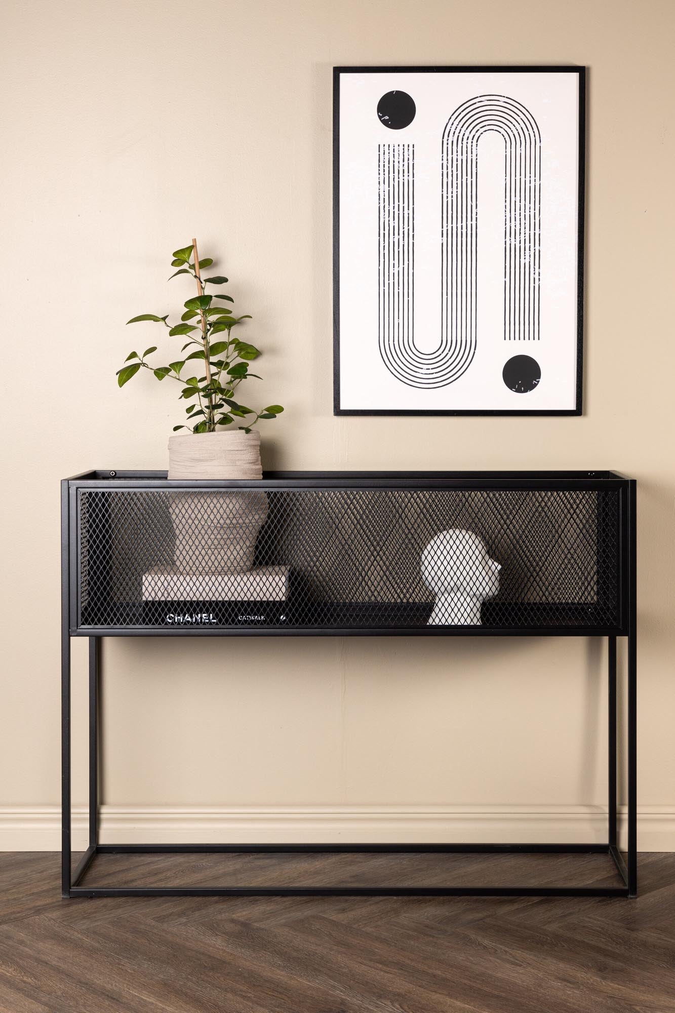 Elegantes Netz Blumenregal von Venture Home: Ideal für Pflanzen und Dekoration, vereint modernes Design mit praktischer Funktionalität.