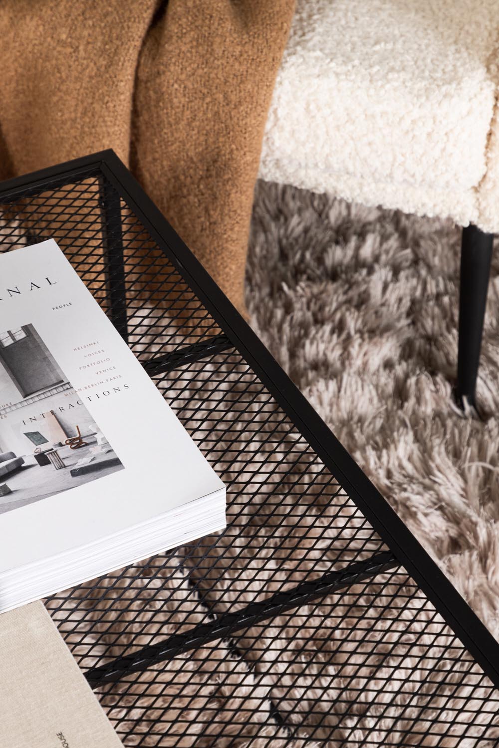 Netz Coffee Tisch in Schwarz präsentiert im Onlineshop von KAQTU Design AG. Beistelltisch ist von Venture Home