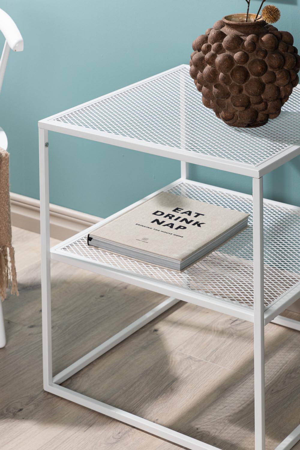 Netz Beistelltisch in Weiss präsentiert im Onlineshop von KAQTU Design AG. Beistelltisch ist von Venture Home