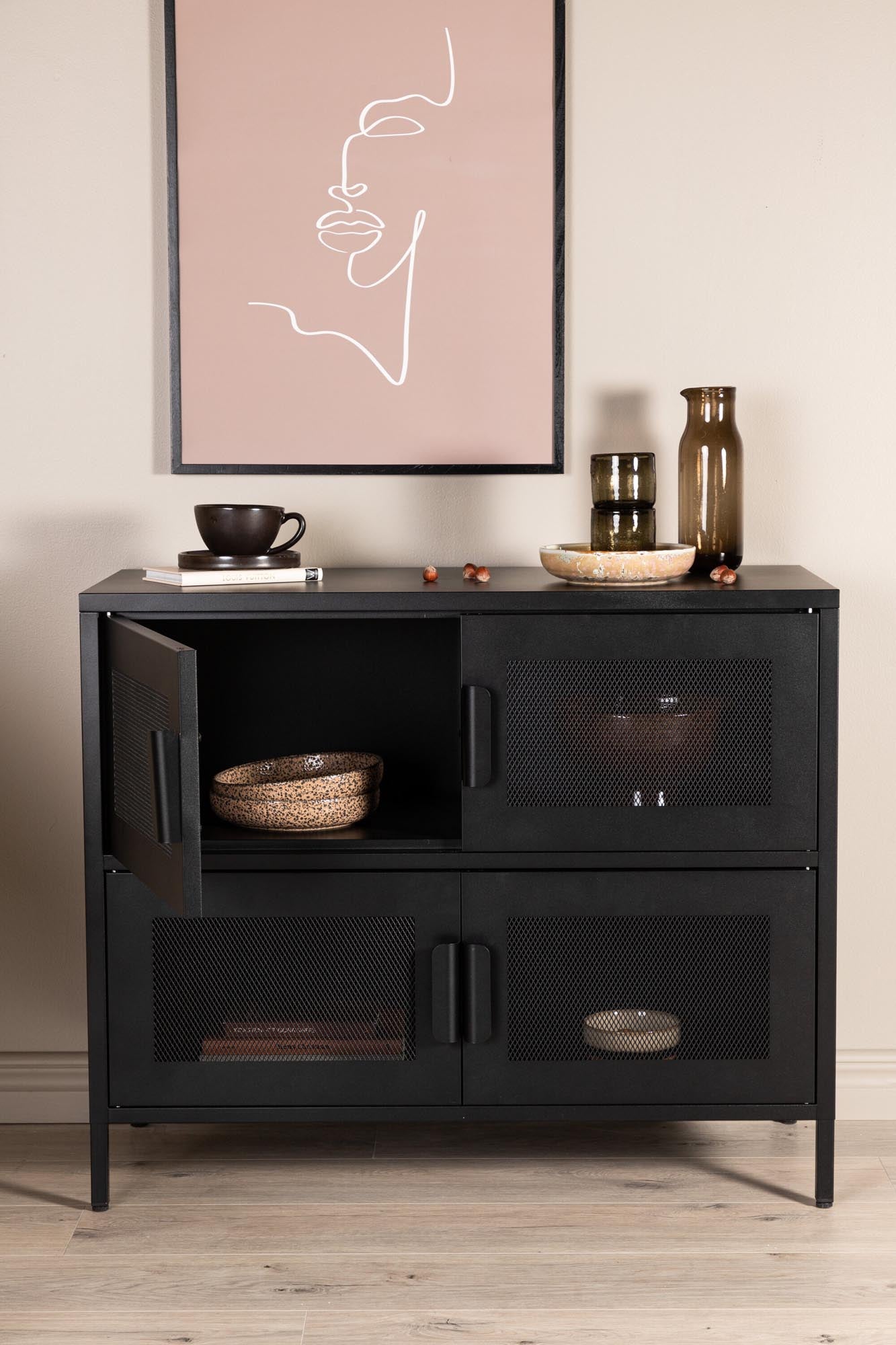 Erleben Sie den Nett Kabinett von Venture Home: Ein modernes Möbelstück aus beigem Stahl, das Funktionalität und elegantes Design vereint.