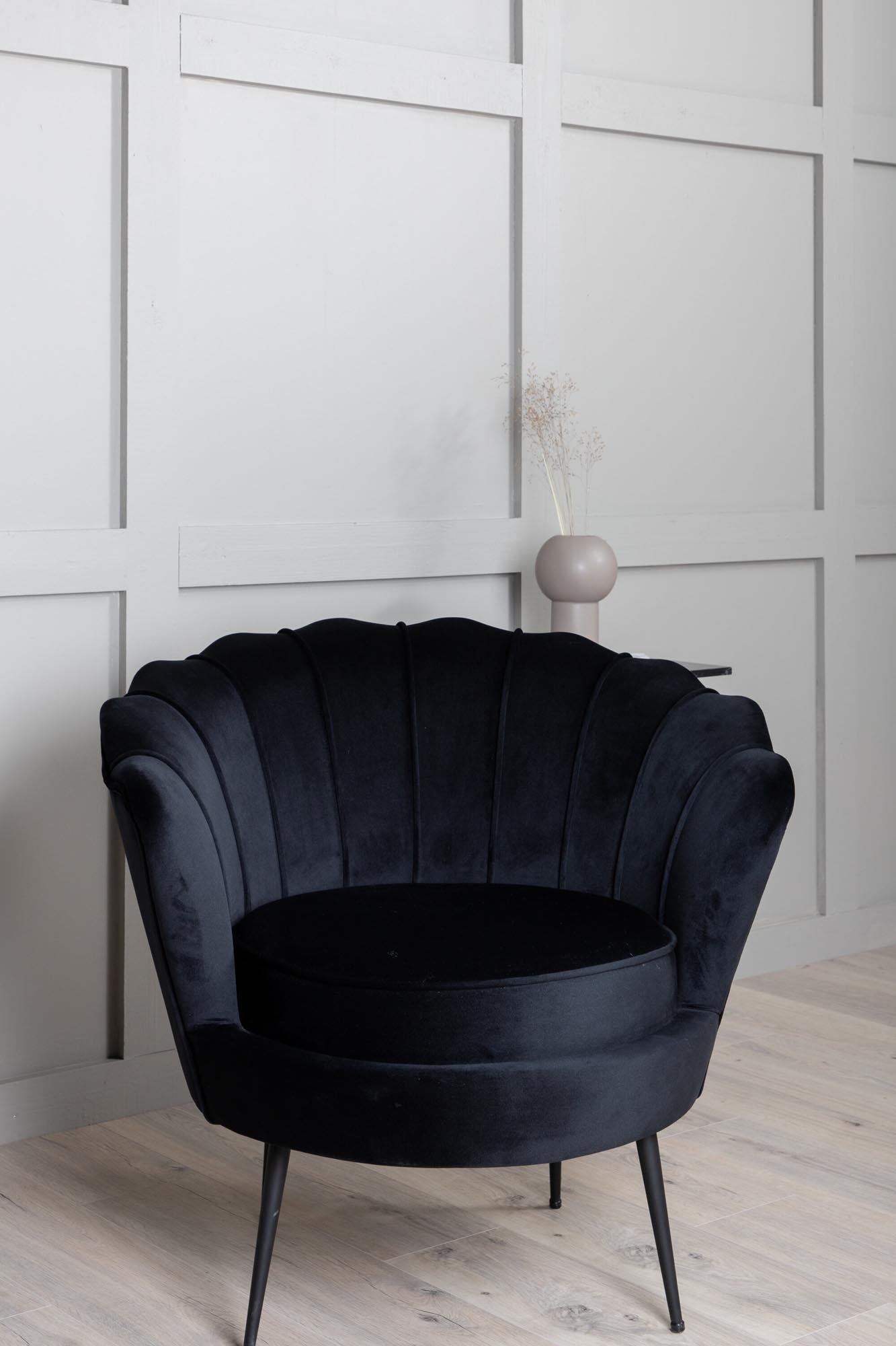 Calais Sessel in Schwarz präsentiert im Onlineshop von KAQTU Design AG. Sessel mit Armlehnen ist von Venture Home