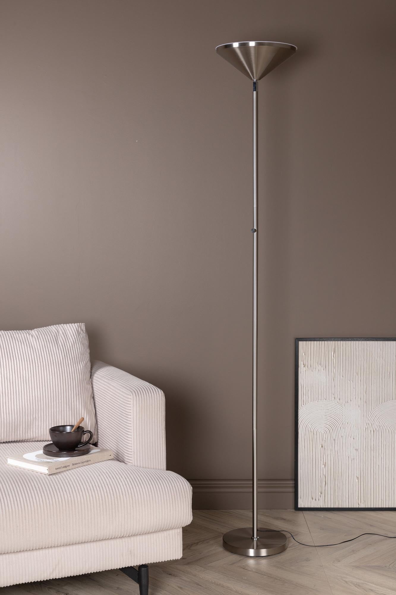 Elegante Corong Stehleuchte: Zeitlose Ästhetik für Ihr Zuhause.