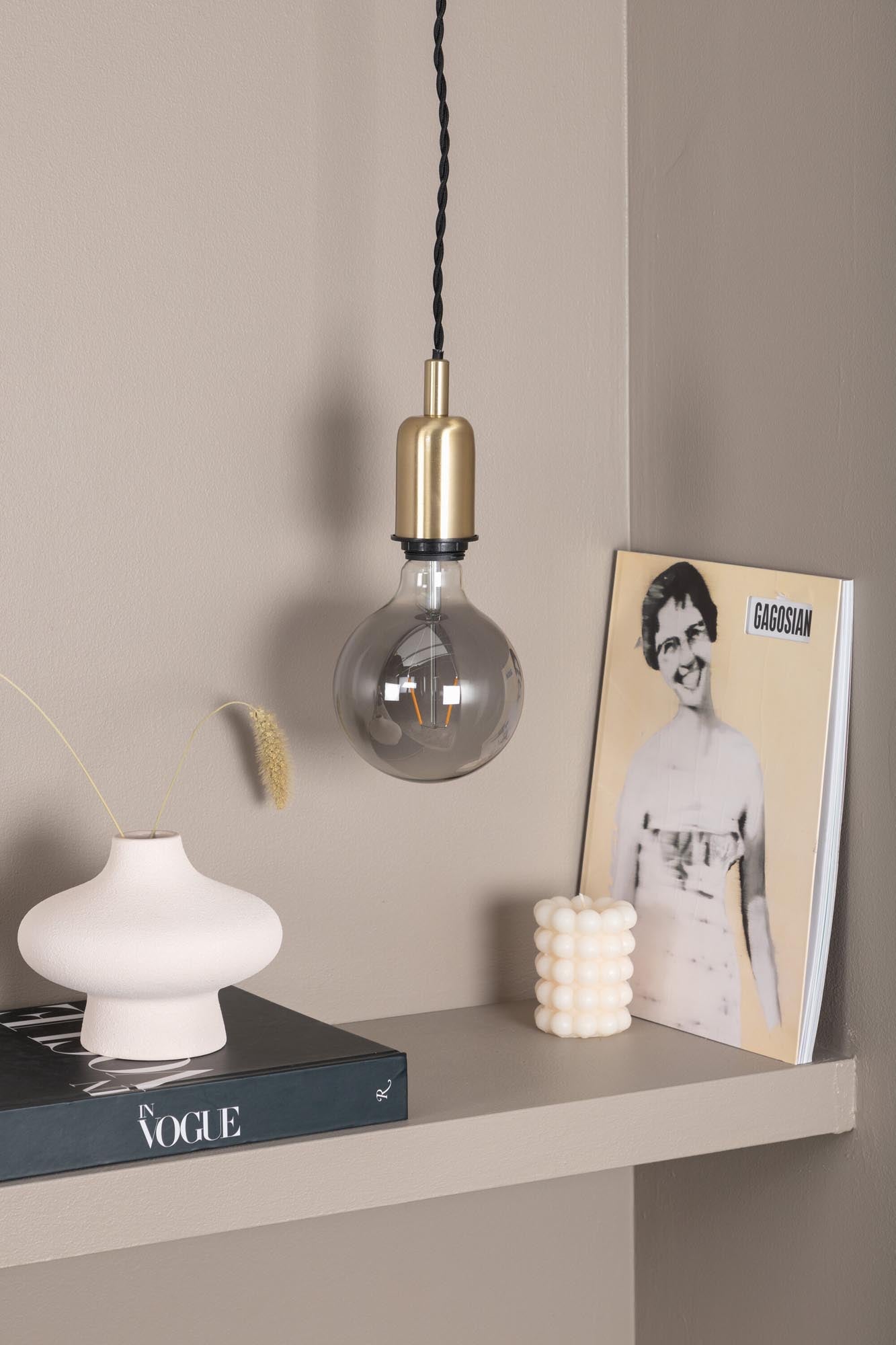 Elegante Pendelleuchte von Venture Home in zeitlosem Design, ideal für individuelle Lichtgestaltung und stilvolle Akzente in jedem Raum.