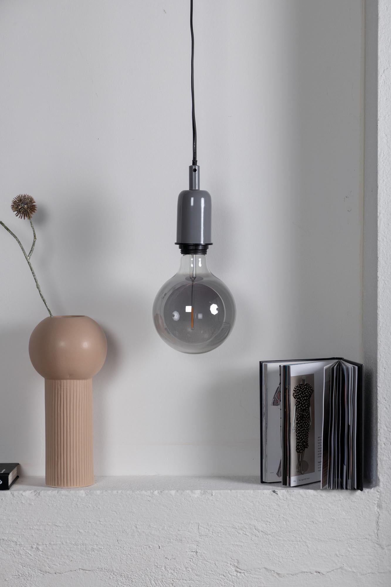 Moderne Hanglampe von Venture Home in klassischem Beige für Ihr Heim.