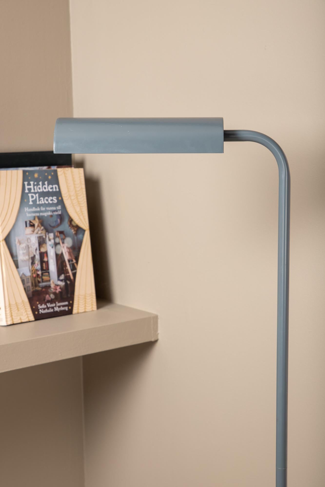 Harmonica Stehleuchte in Aqua präsentiert im Onlineshop von KAQTU Design AG. Stehleuchte ist von Venture Home