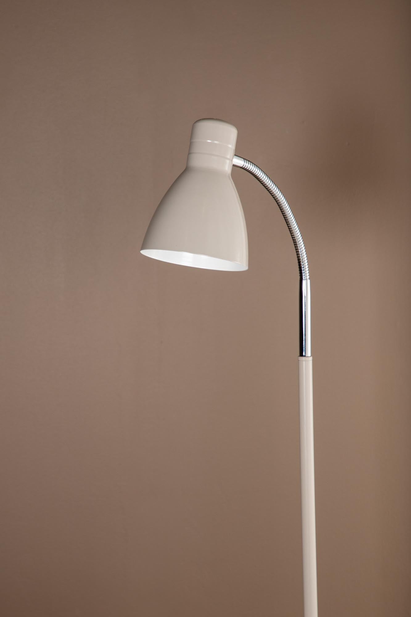 Lina Stehleuchte in Beige präsentiert im Onlineshop von KAQTU Design AG. Stehleuchte ist von Venture Home