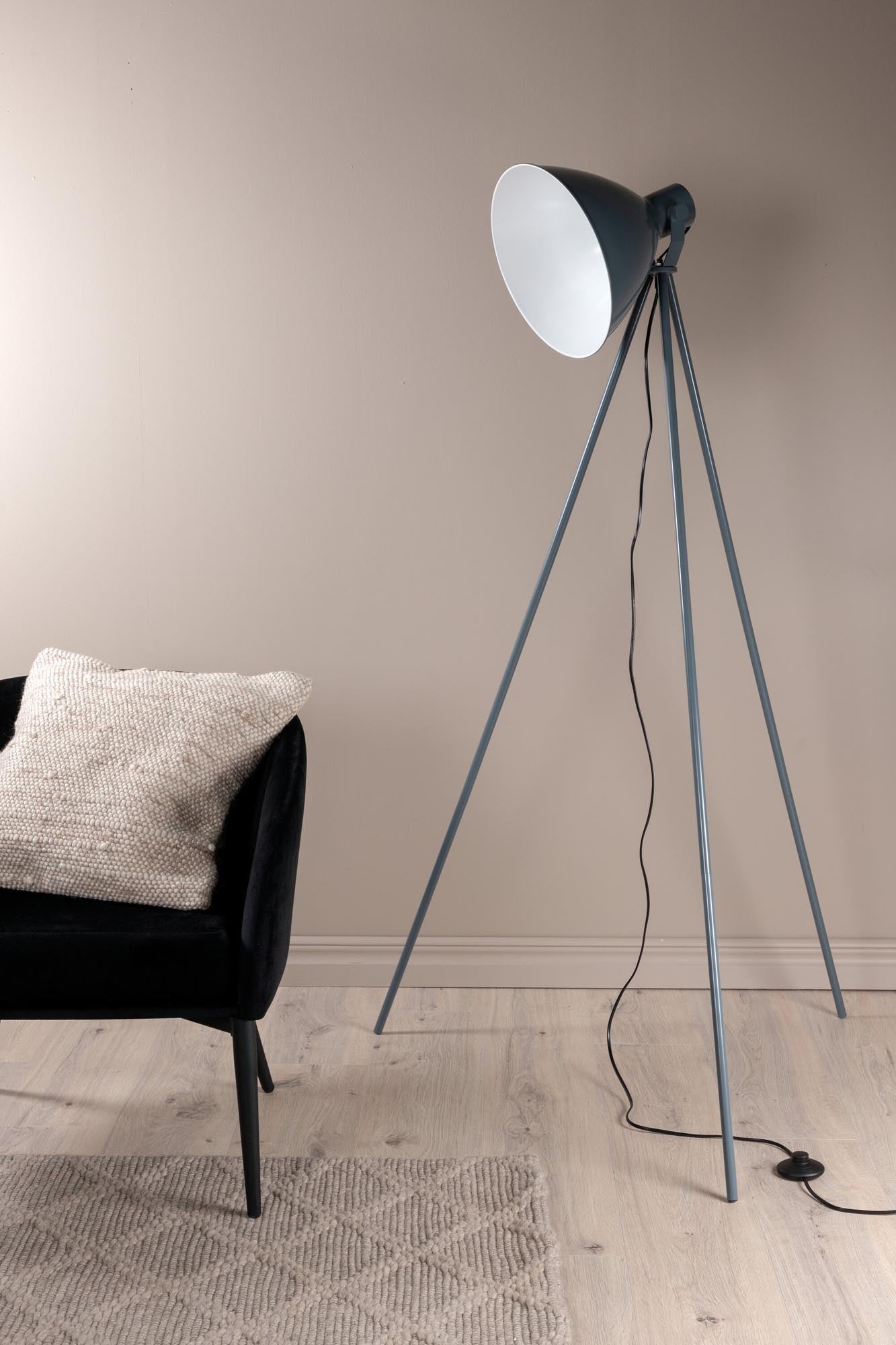 Tiv Stehleuchte in Aqua präsentiert im Onlineshop von KAQTU Design AG. Stehleuchte ist von Venture Home
