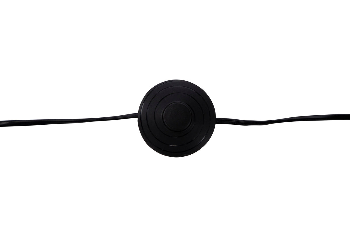 Vifta Stehleuchte in Schwarz präsentiert im Onlineshop von KAQTU Design AG. Stehleuchte ist von Venture Home