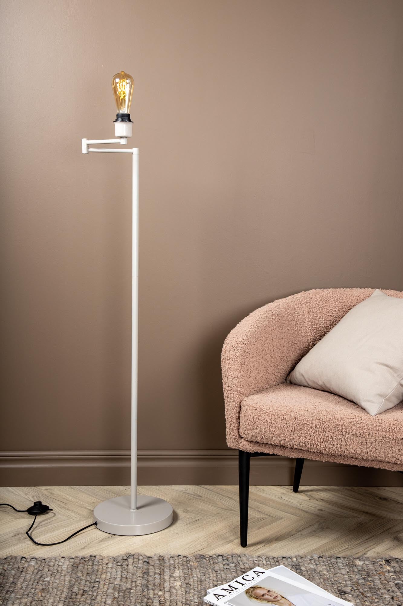 Virro Stehleuchte in Beige präsentiert im Onlineshop von KAQTU Design AG. Stehleuchte ist von Venture Home