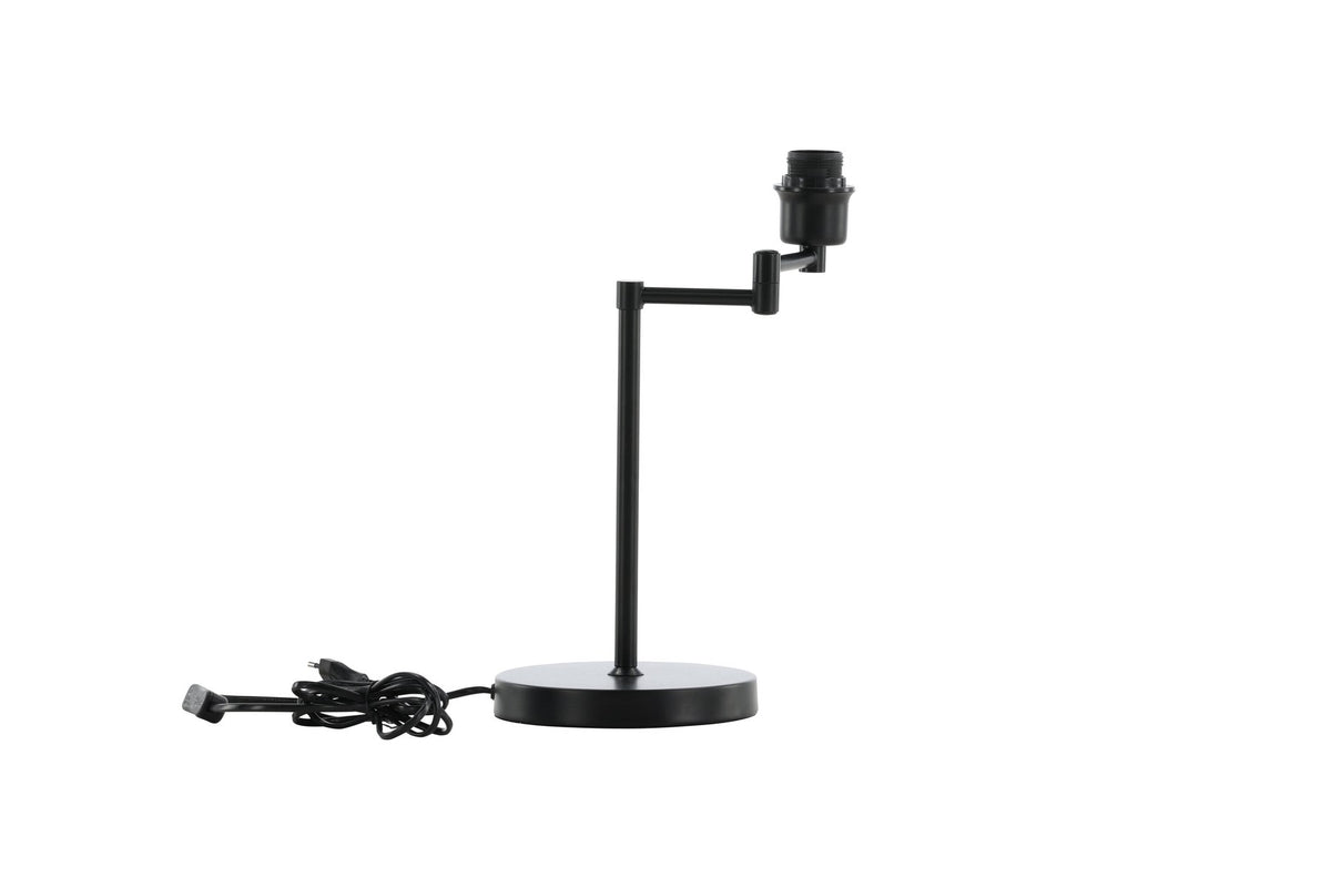 Schwarze Virro Tischleuchte aus PVC und Stahl mit verstellbarem Ständer und offen sichtbarer Glühbirne, freistehend fotografiert.