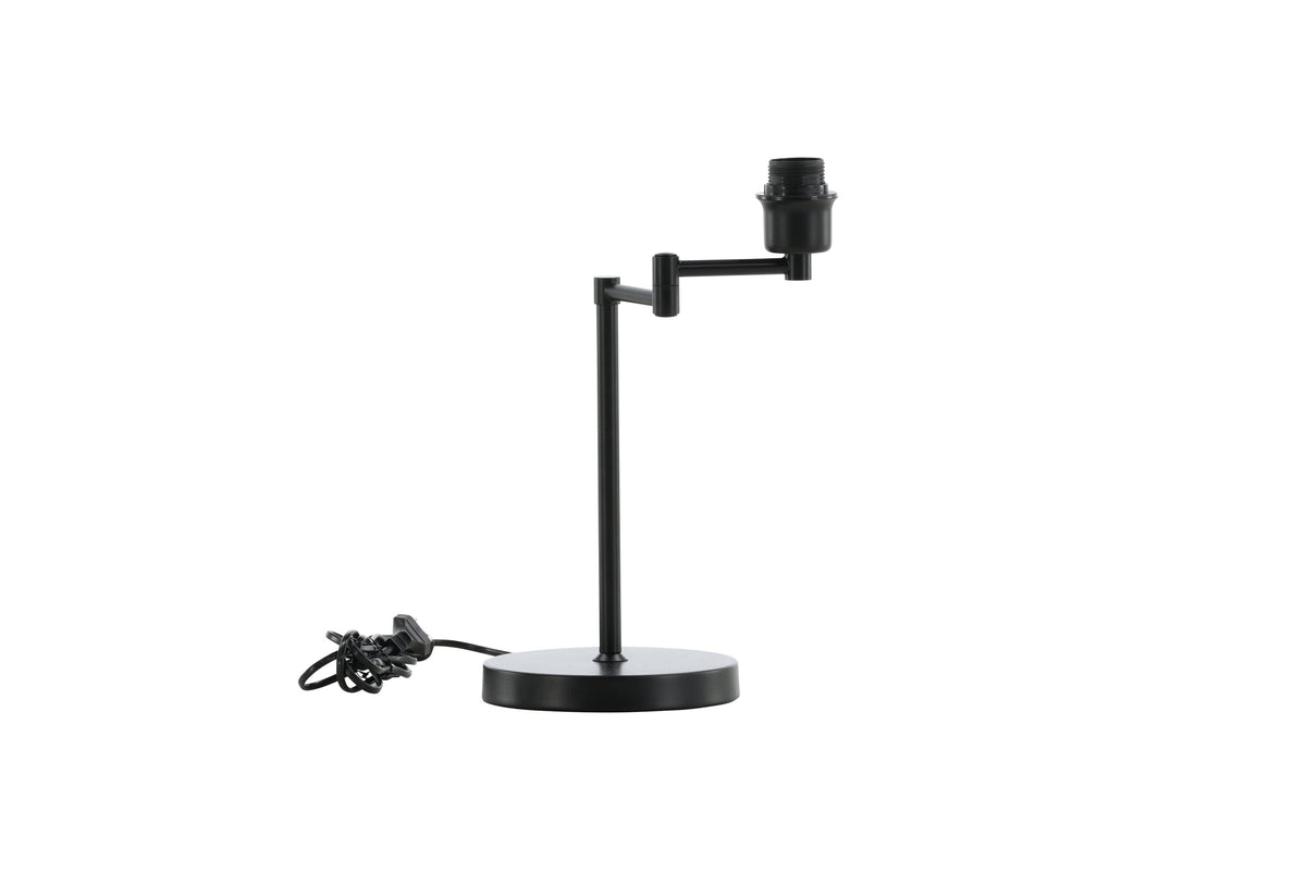 Schwarze Virro Tischleuchte aus PVC und Stahl mit verstellbarem Ständer und offen sichtbarer Glühbirne, freistehend fotografiert.