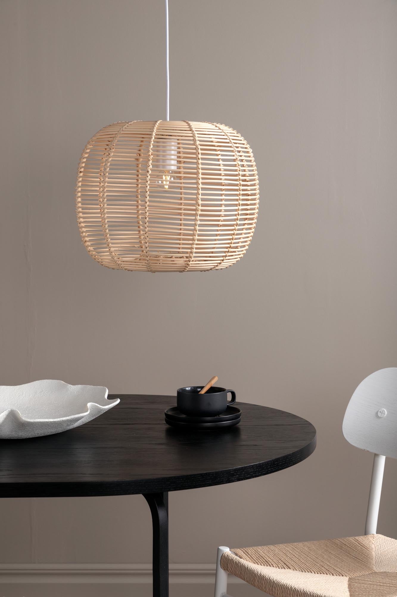 Fence Pendelleuchte in Natur präsentiert im Onlineshop von KAQTU Design AG. Pendelleuchte ist von Venture Home