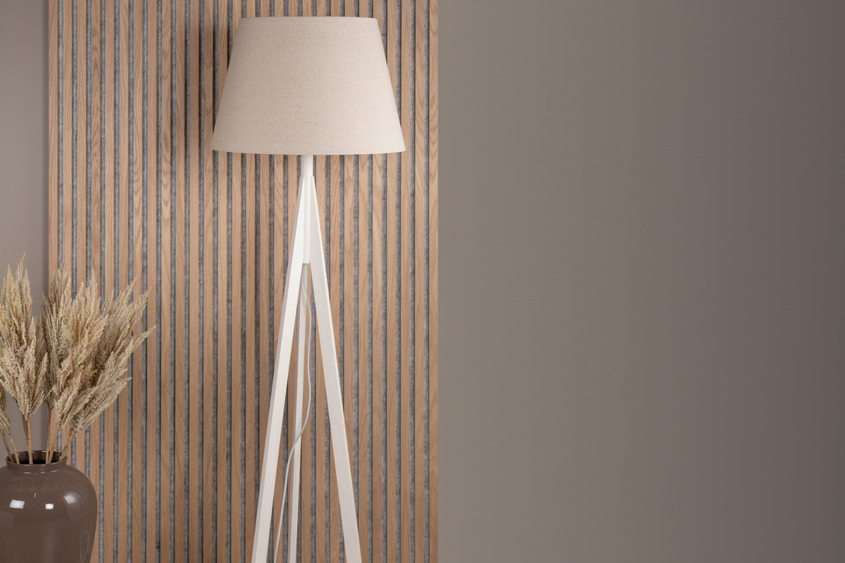 Kona Stehleuchte in Weiss präsentiert im Onlineshop von KAQTU Design AG. Stehleuchte ist von Venture Home