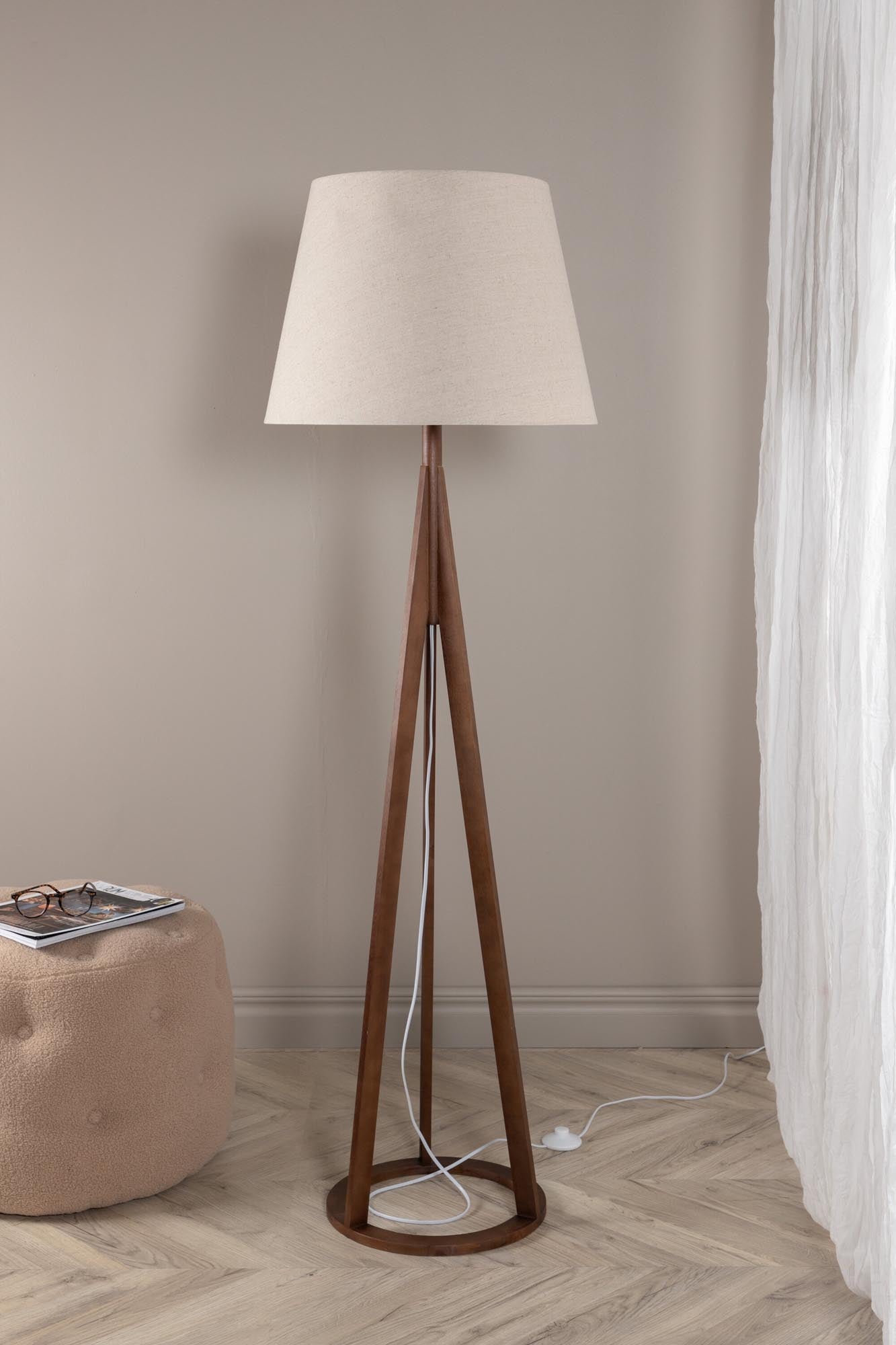 Kona Stehleuchte in Braun präsentiert im Onlineshop von KAQTU Design AG. Stehleuchte ist von Venture Home