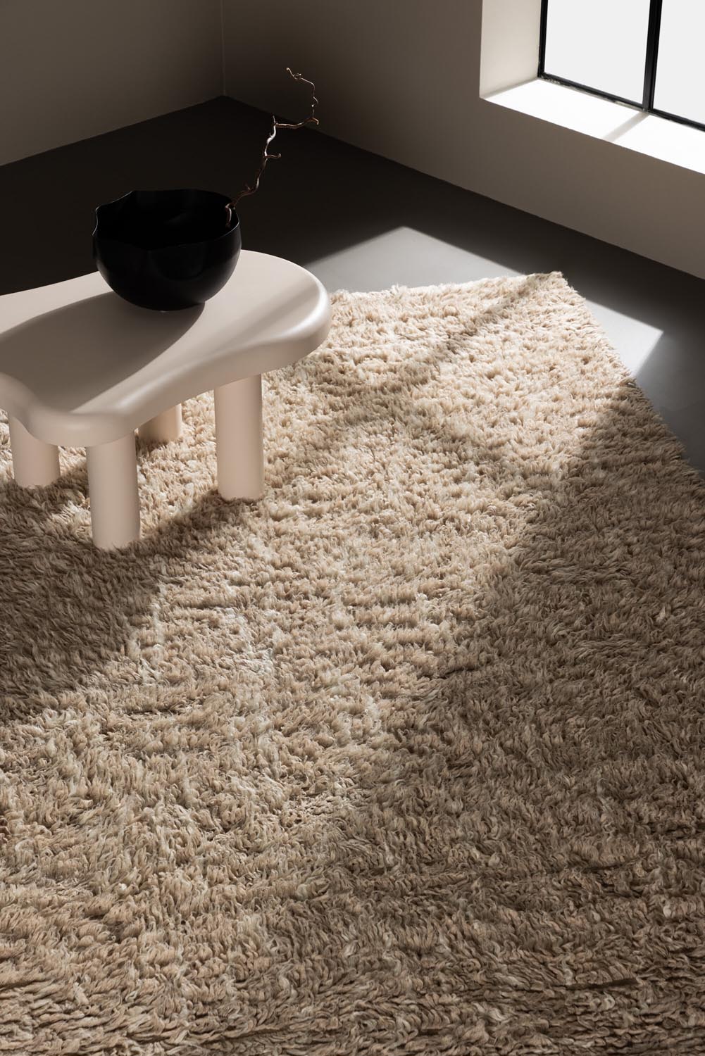 Leiko Teppich in Beige präsentiert im Onlineshop von KAQTU Design AG. Teppich ist von Venture Home