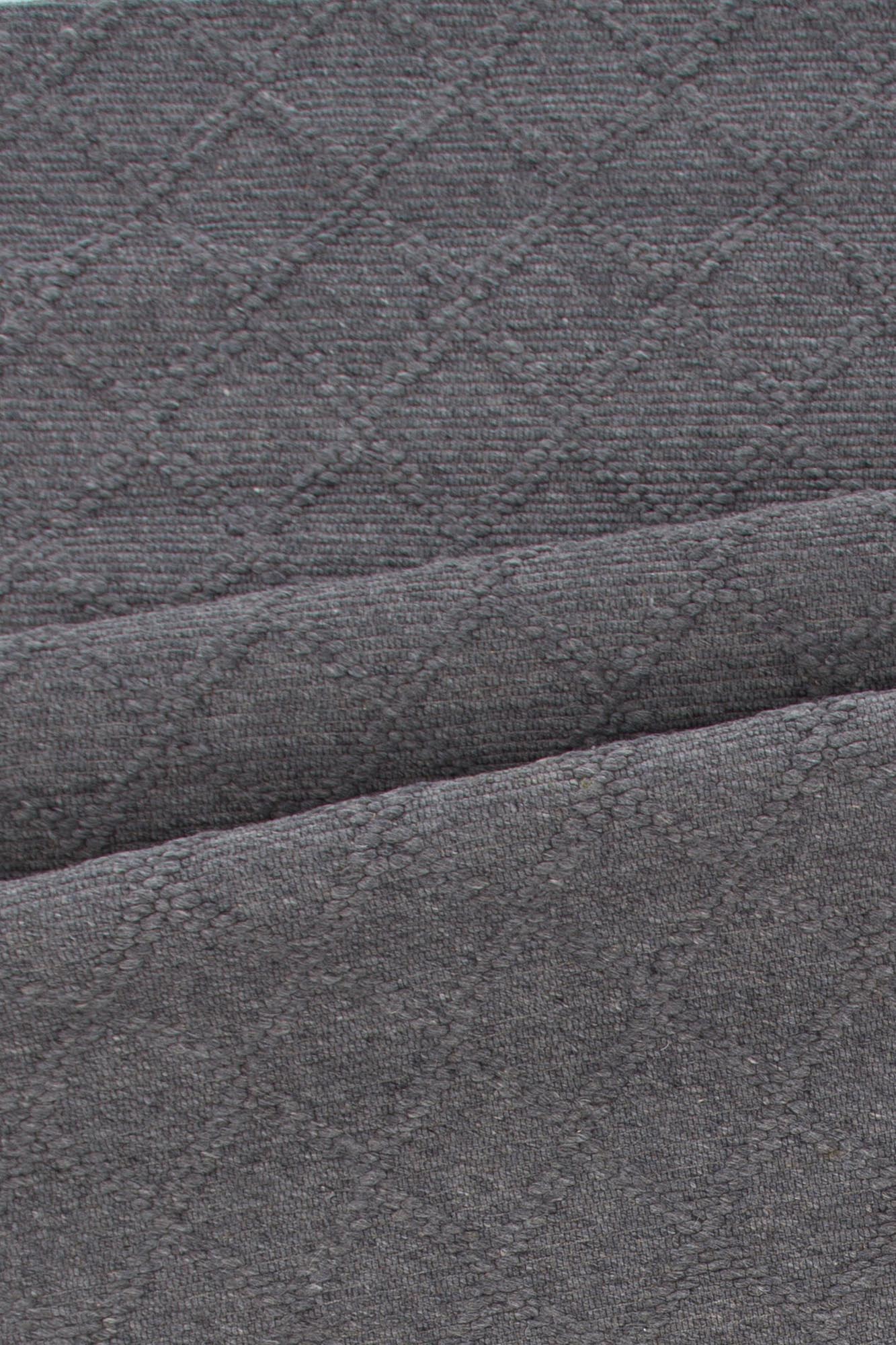 Cloudy Teppich von Venture Home: Stilvolles Design und hochwertige Wolle für einladende Wohnräume.