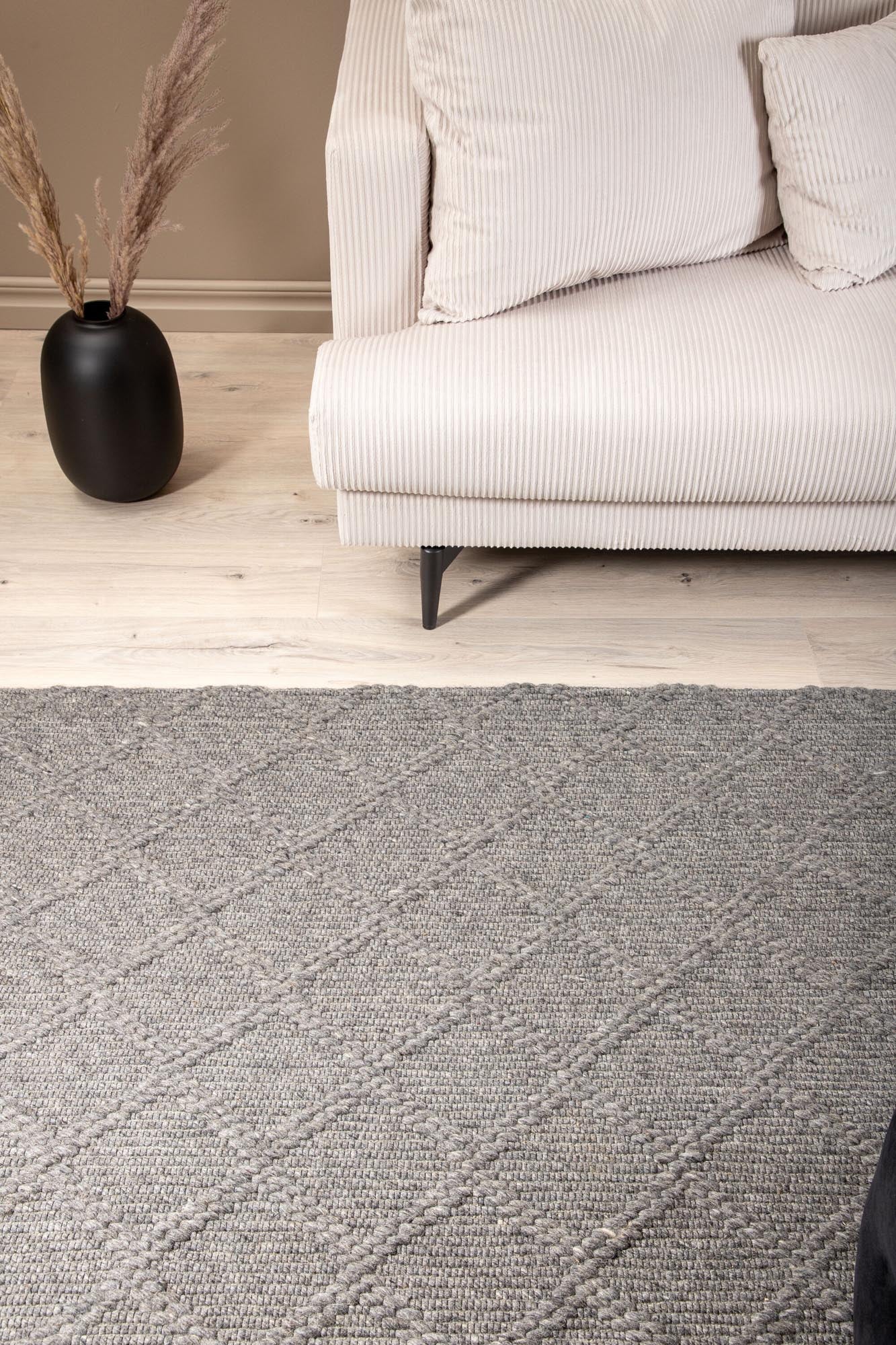 Cloudy Teppich von Venture Home: Eleganz und Komfort vereint.