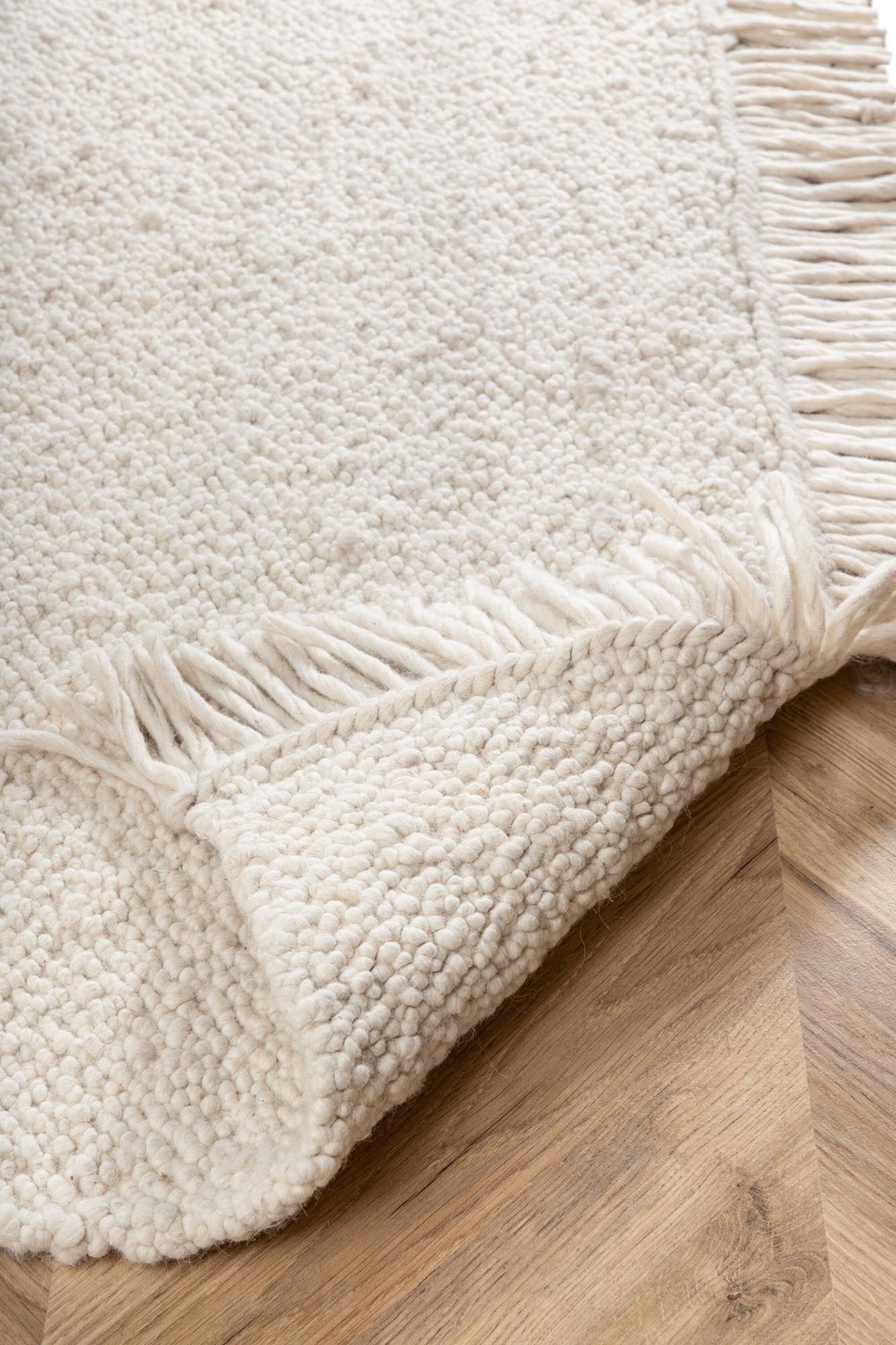 Betina Teppich in Weiss präsentiert im Onlineshop von KAQTU Design AG. Teppich ist von Venture Home