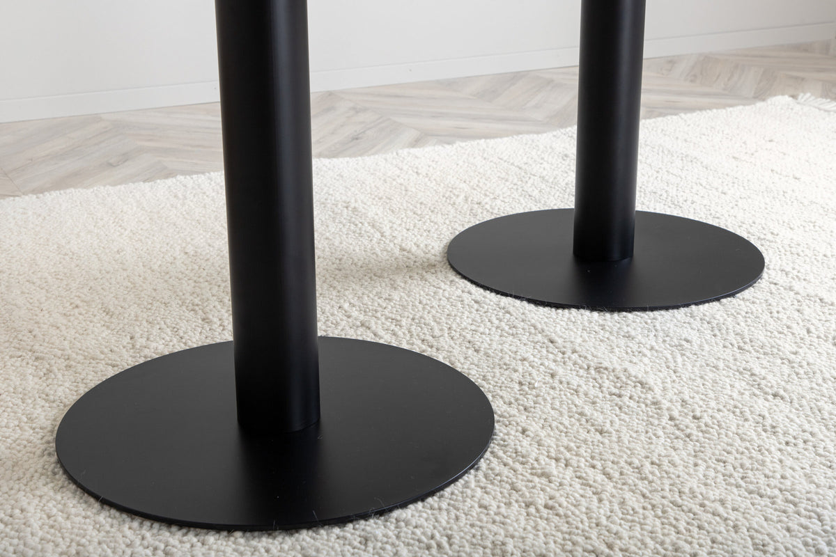Betina Teppich in Weiss präsentiert im Onlineshop von KAQTU Design AG. Teppich ist von Venture Home