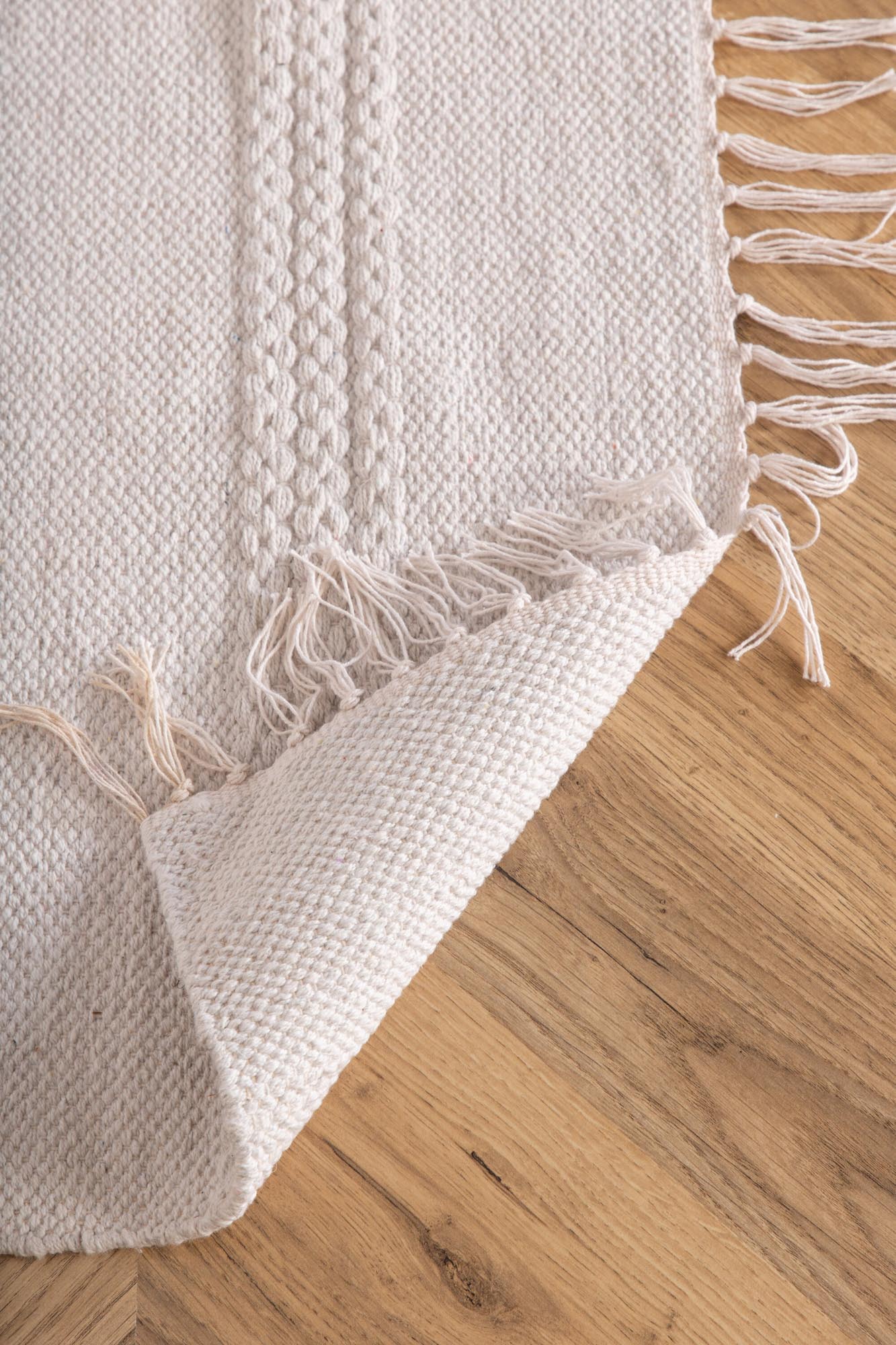 Nico Teppich in Cremefarben präsentiert im Onlineshop von KAQTU Design AG. Teppich ist von Venture Home