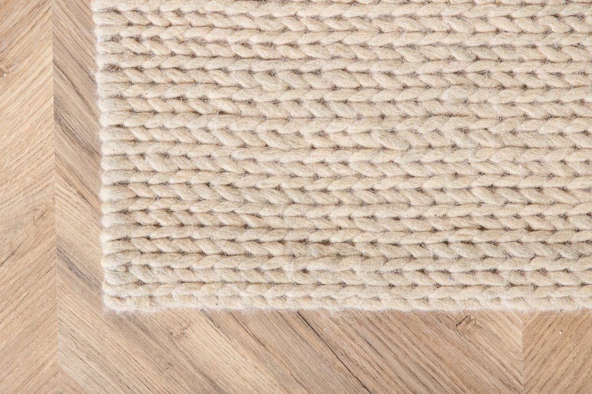Marta Teppich in Weiss präsentiert im Onlineshop von KAQTU Design AG. Teppich ist von Venture Home