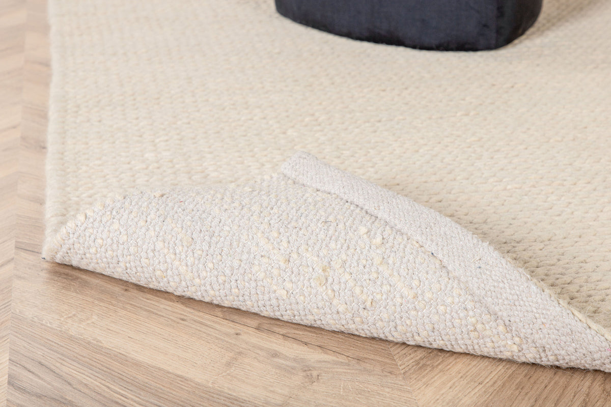 Marta Teppich in Weiss präsentiert im Onlineshop von KAQTU Design AG. Teppich ist von Venture Home
