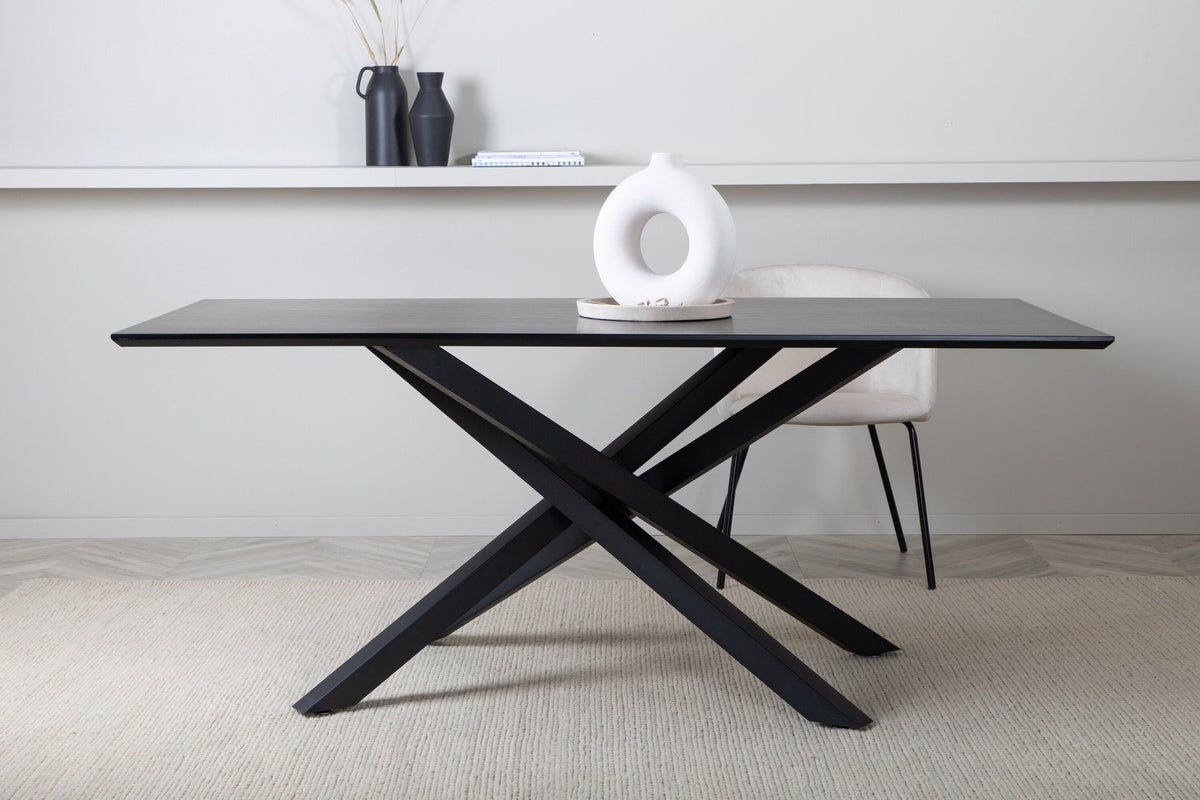 Marta Teppich in Weiss präsentiert im Onlineshop von KAQTU Design AG. Teppich ist von Venture Home