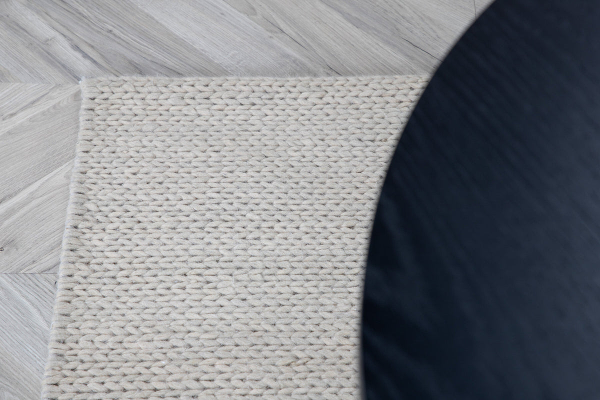 Marta Teppich in Weiss präsentiert im Onlineshop von KAQTU Design AG. Teppich ist von Venture Home