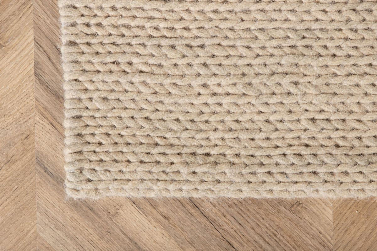 Marta Teppich in Weiss präsentiert im Onlineshop von KAQTU Design AG. Teppich ist von Venture Home