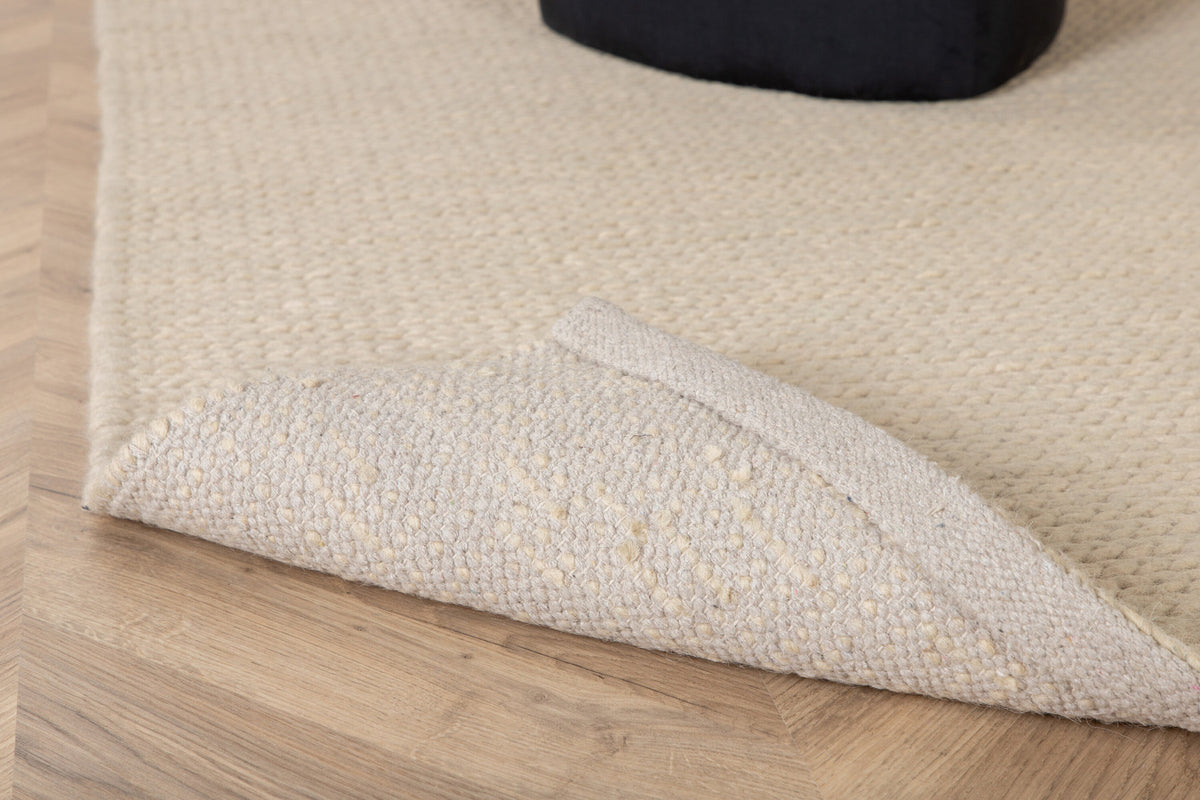 Marta Teppich in Weiss präsentiert im Onlineshop von KAQTU Design AG. Teppich ist von Venture Home