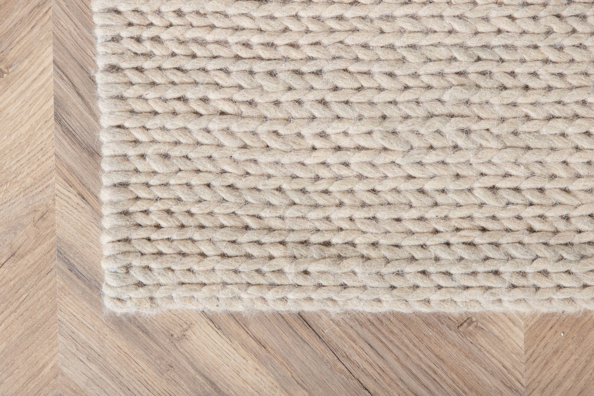 Marta Teppich in Weiss präsentiert im Onlineshop von KAQTU Design AG. Teppich ist von Venture Home