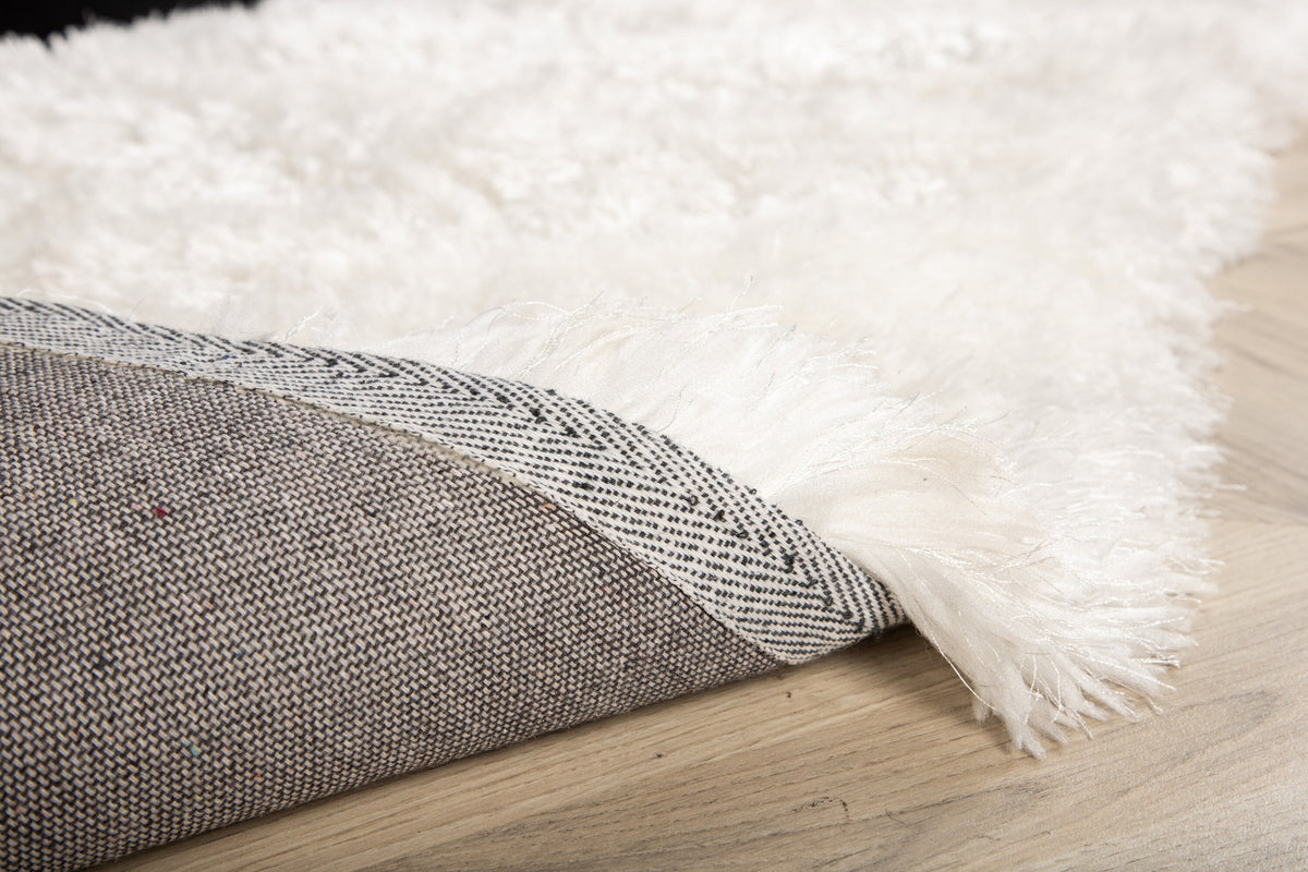 Grace Teppich in Weiss präsentiert im Onlineshop von KAQTU Design AG. Teppich ist von Venture Home