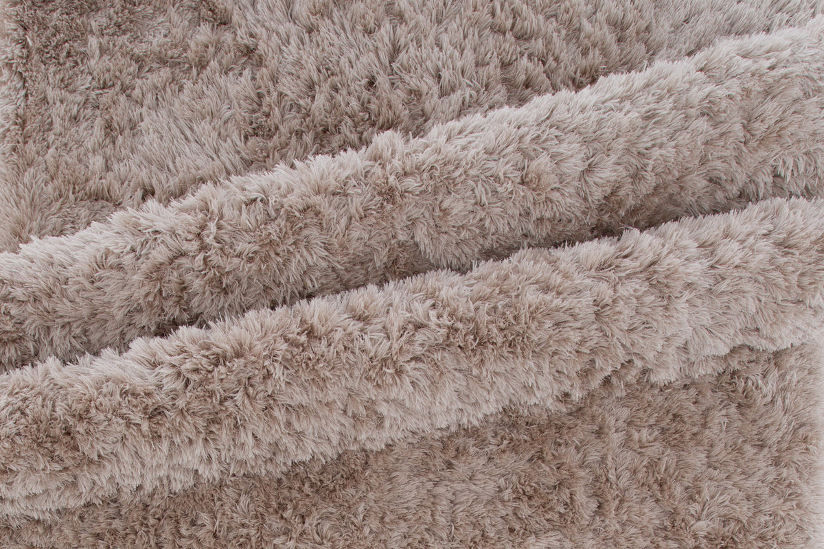 Grace Teppich in Beige präsentiert im Onlineshop von KAQTU Design AG. Teppich ist von Venture Home
