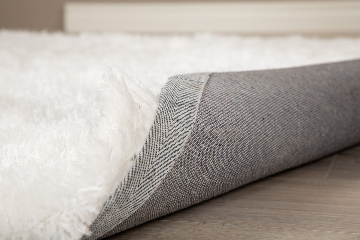 Grace Teppich in Weiss präsentiert im Onlineshop von KAQTU Design AG. Teppich ist von Venture Home