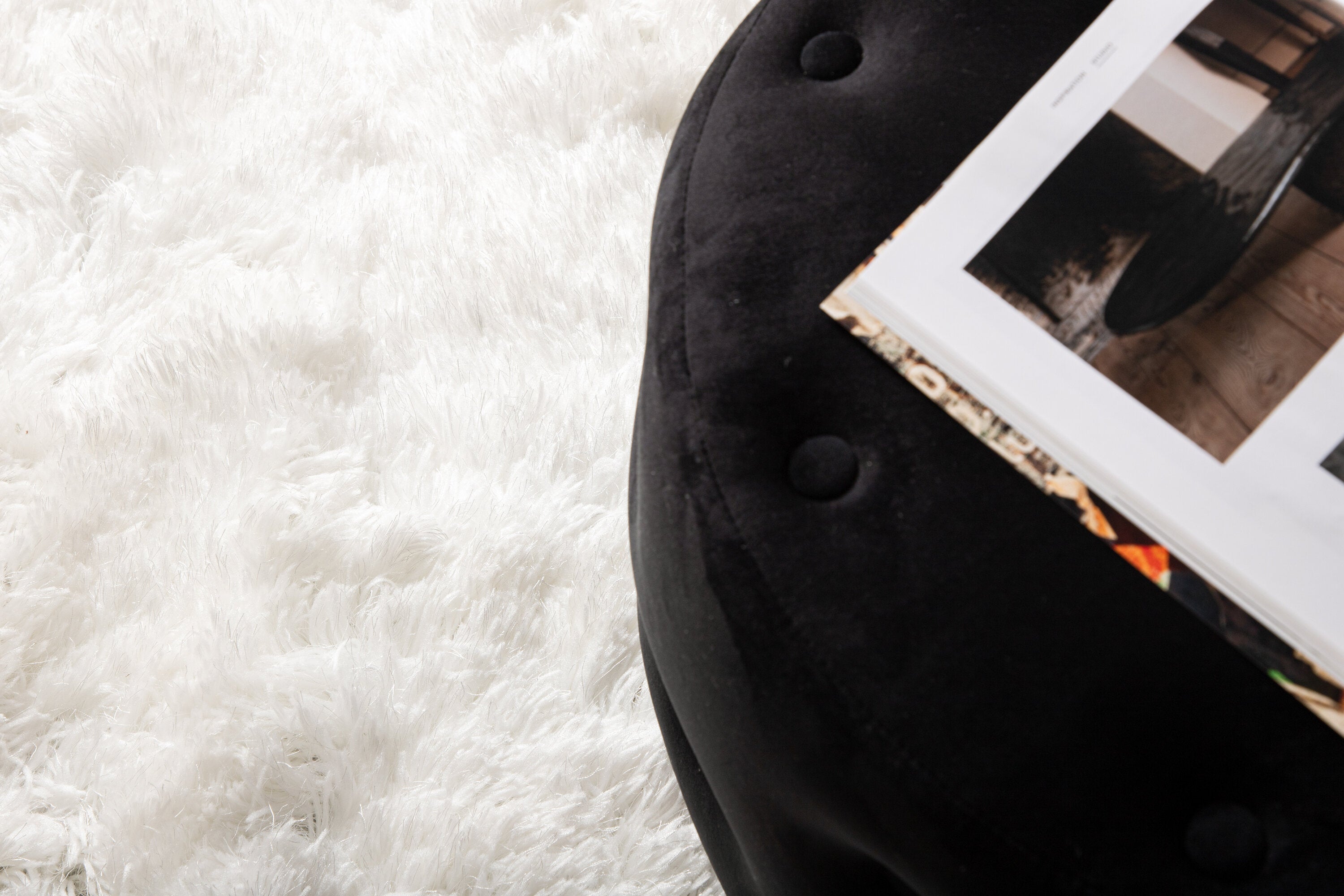 Grace Teppich in Weiss präsentiert im Onlineshop von KAQTU Design AG. Teppich ist von Venture Home