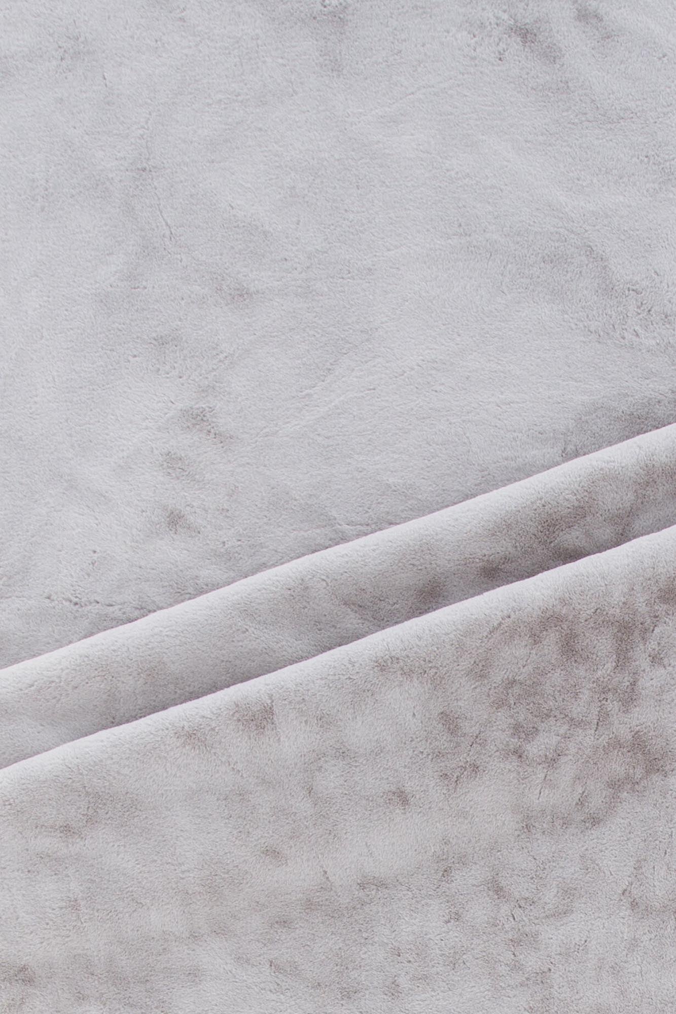 Moderner Nina Teppich von Venture Home in tiefem Schwarz.