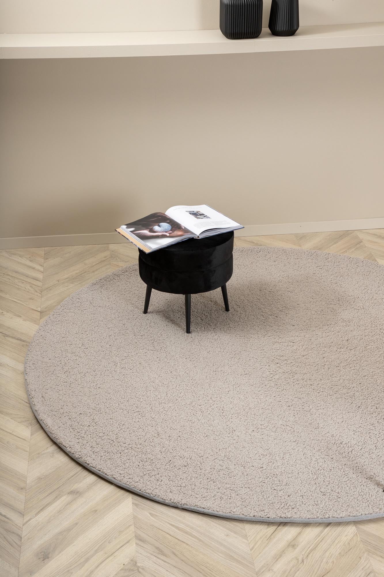 Teddy Teppich in Grau präsentiert im Onlineshop von KAQTU Design AG. Teppich ist von Venture Home