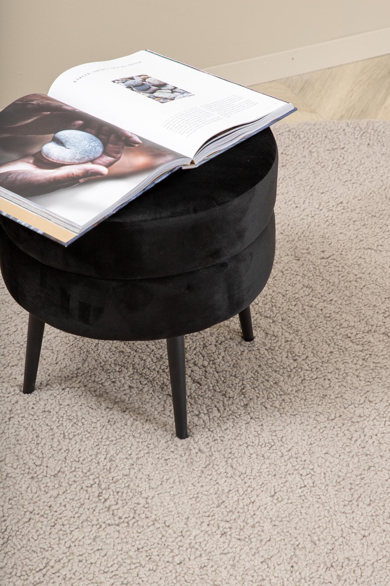 Teddy Teppich in Grau präsentiert im Onlineshop von KAQTU Design AG. Teppich ist von Venture Home
