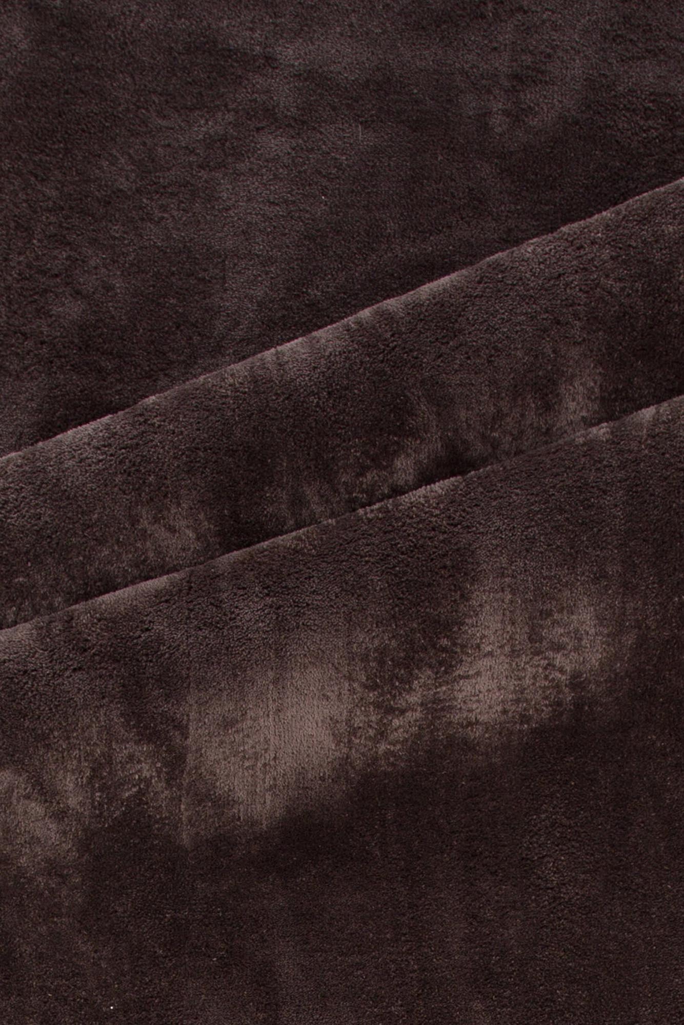 Stilvoller Blanca Teppich von Venture Home in sanften Erdtönen. Ideal für einladende Räume und pflegeleicht für den Alltag.