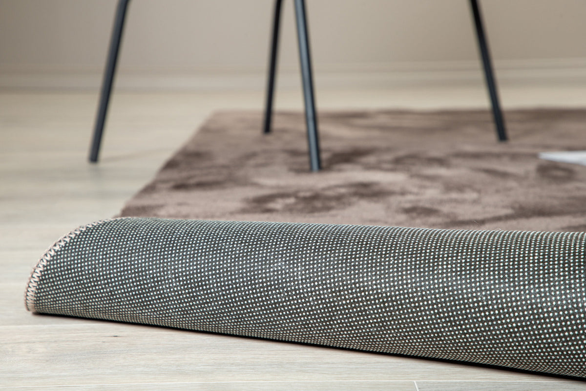 Blanca Teppich in Braun präsentiert im Onlineshop von KAQTU Design AG. Teppich ist von Venture Home