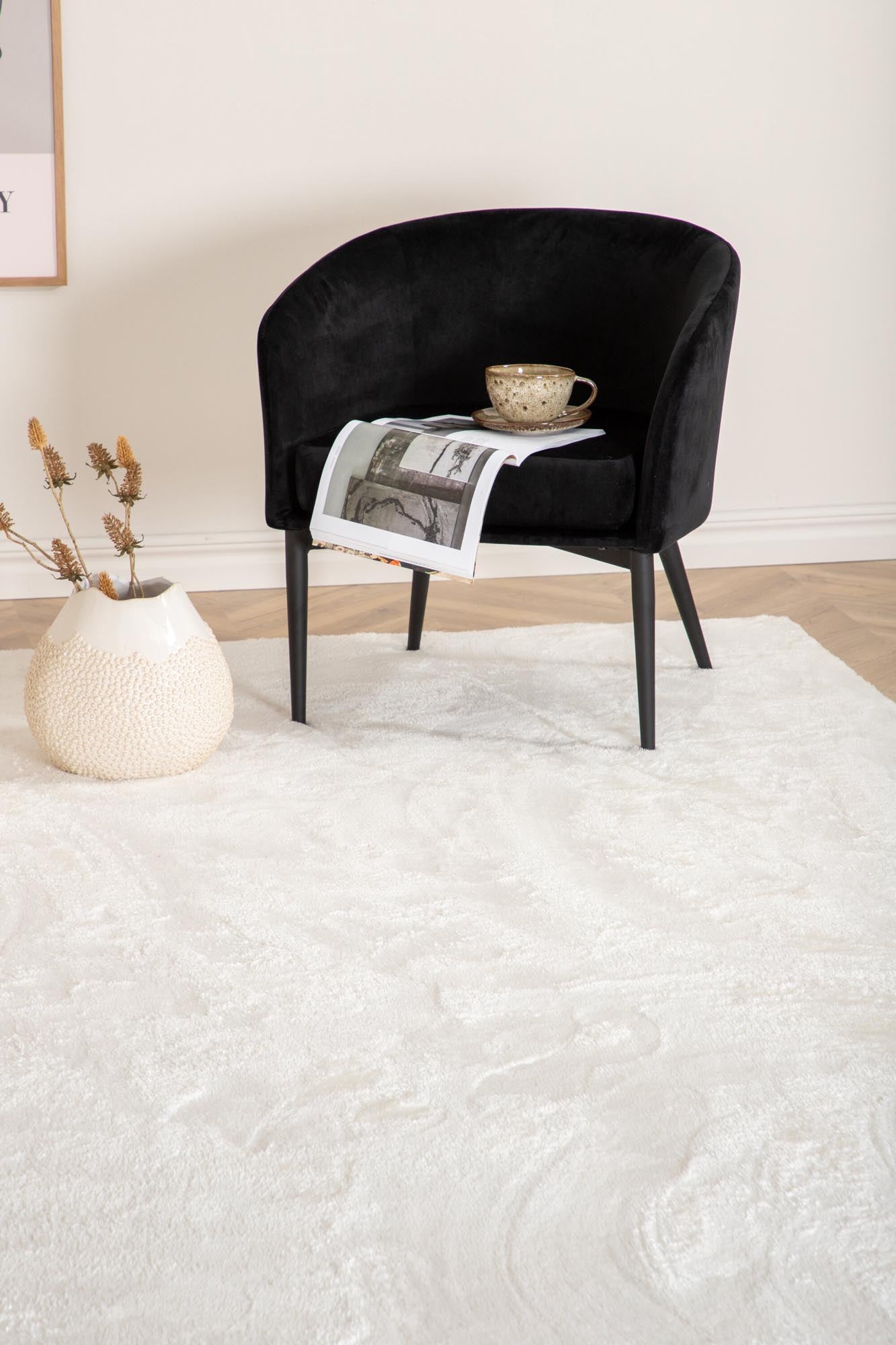 Blanca Teppich von Venture Home: Eleganter, runder Teppich aus langlebigem Polyester in warmen Beigetönen, perfekt für einladende Wohnräume.